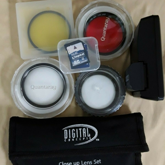 Sony A330 DSLR 10.2 mp Camera with MANY EXTRAS - Picture 6 of 7